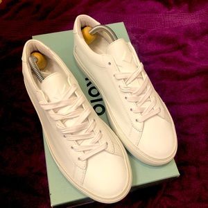 KOIO CAPRI in “triple white”